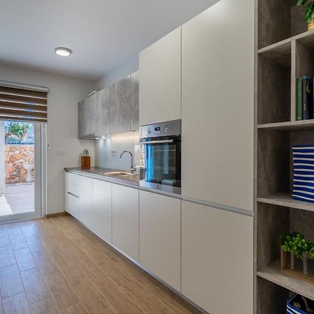 Apartment Blue Monstera เซรส ภายนอก รูปภาพ