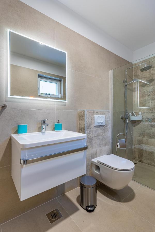 Apartment Blue Monstera เซรส ภายนอก รูปภาพ