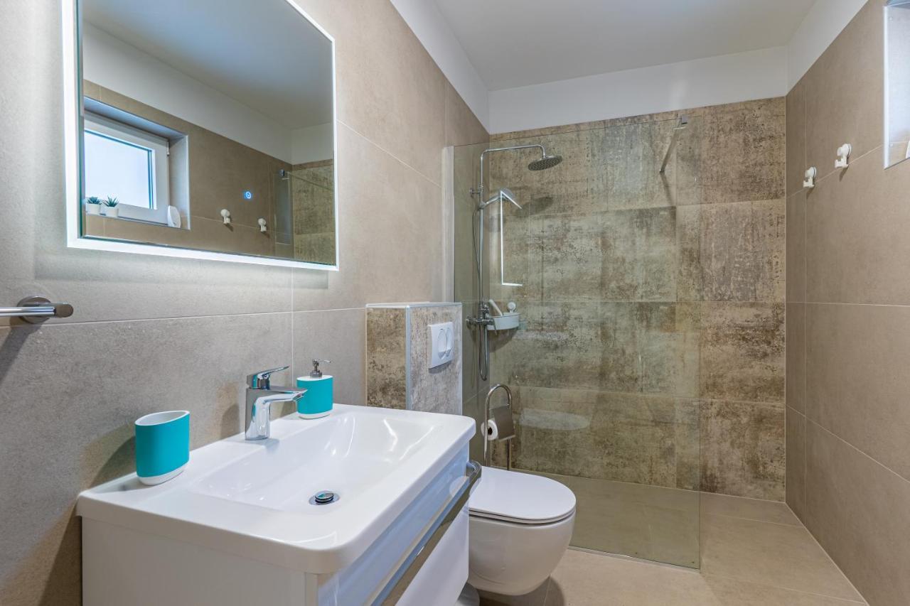 Apartment Blue Monstera เซรส ภายนอก รูปภาพ