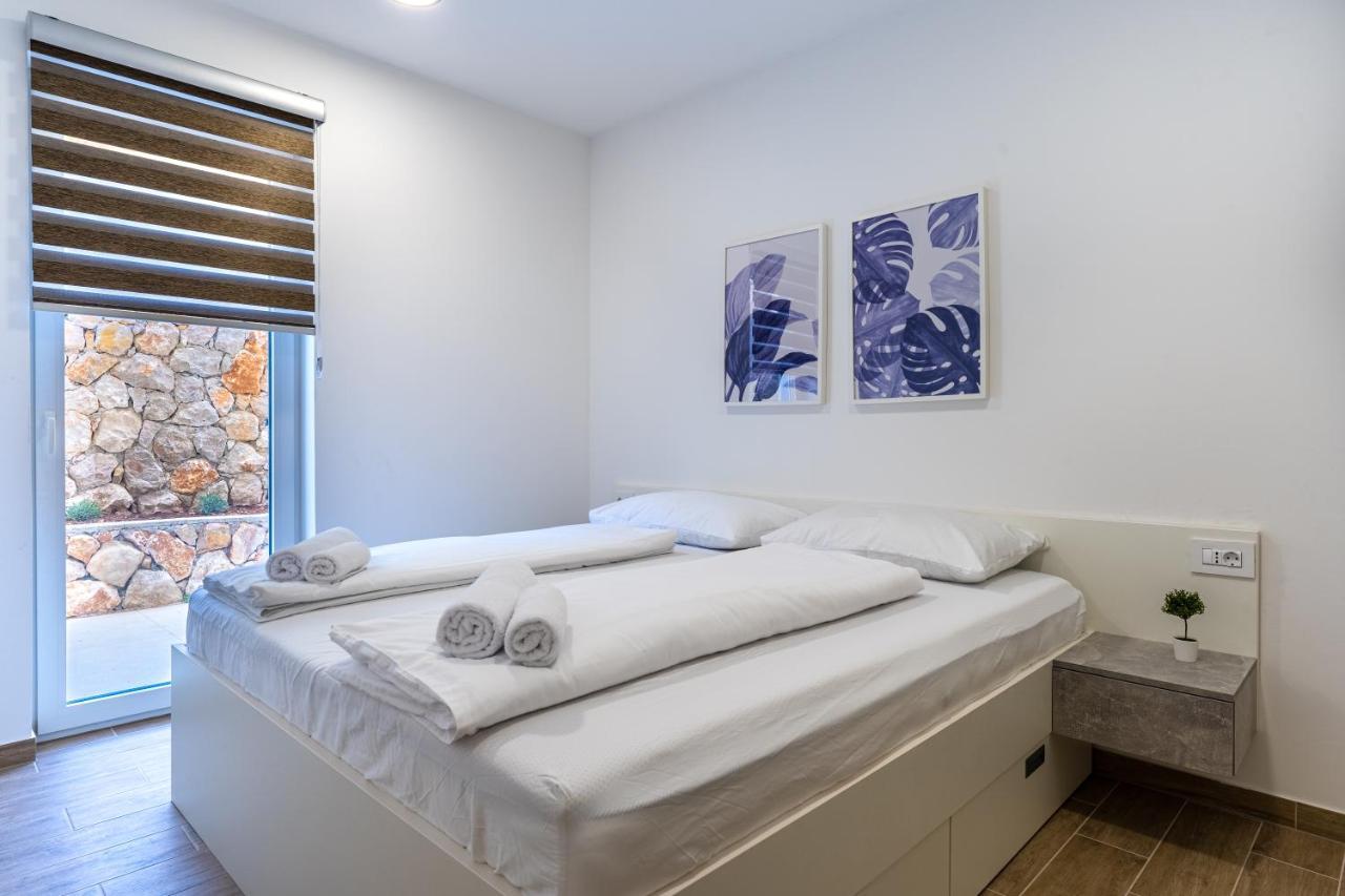 Apartment Blue Monstera เซรส ภายนอก รูปภาพ