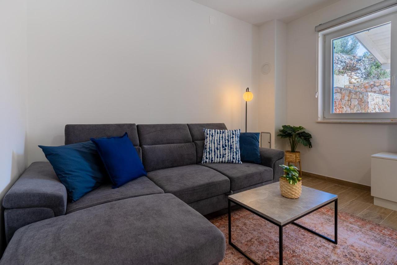 Apartment Blue Monstera เซรส ภายนอก รูปภาพ
